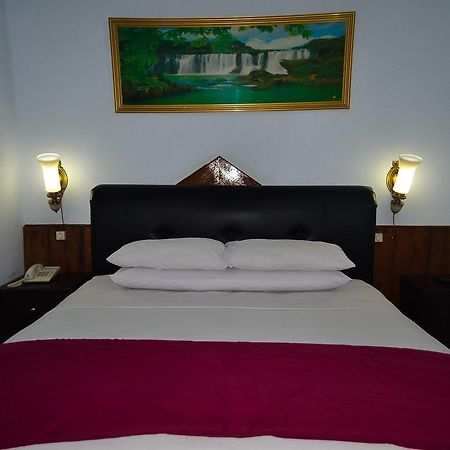 Hotel Indra Toraja Rantepao Esterno foto